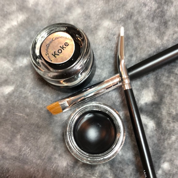 (NOT FOR SALE) 7 Gel Eye Liners and Brushes Kit - Picture 8 of 8